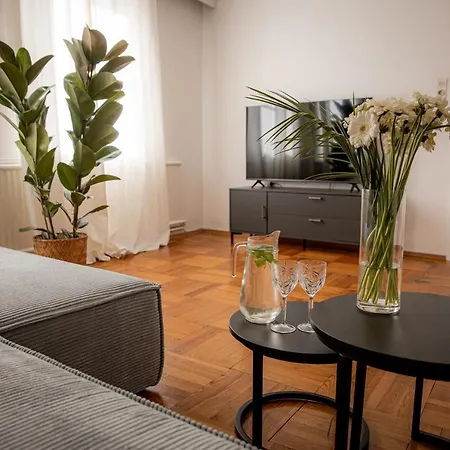Bonnystay Landshut Gallery Im Zentrum Exterior photo